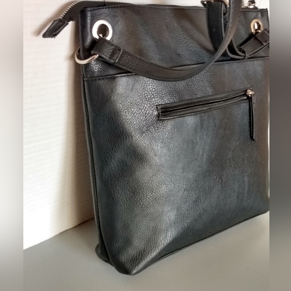 Kenneth Cole Reaction Bag - Picture 4 of 11